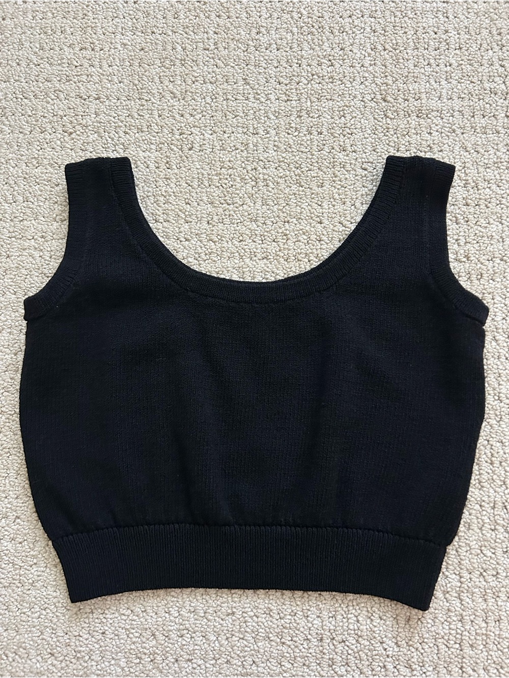 ST. JOHN BASICS Vintage Santana Women’s cropped Black Knit Tank Size small